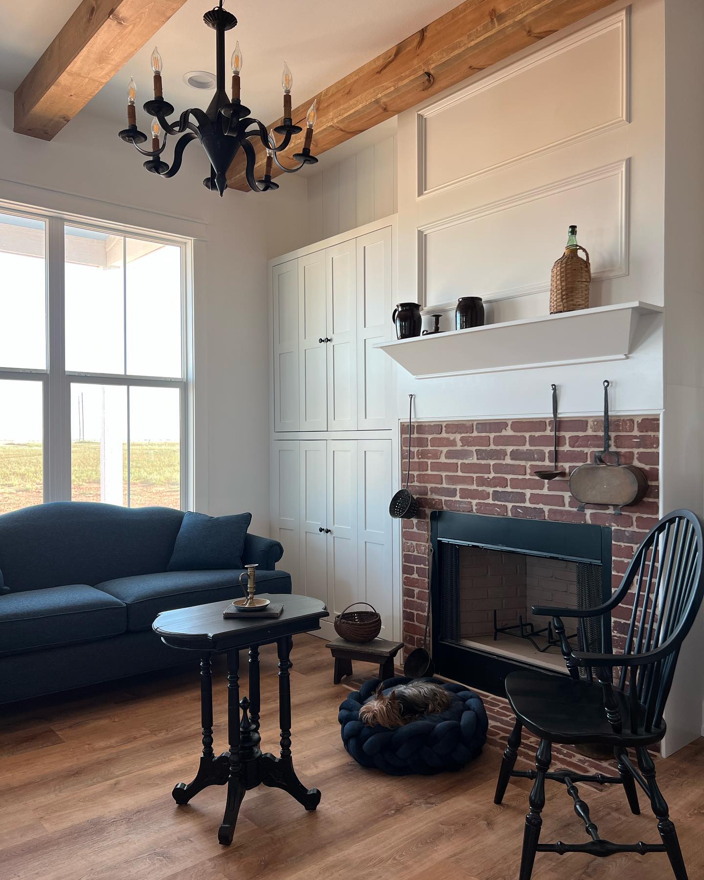 17. Set Deep Blue Against White Hearth Paneling