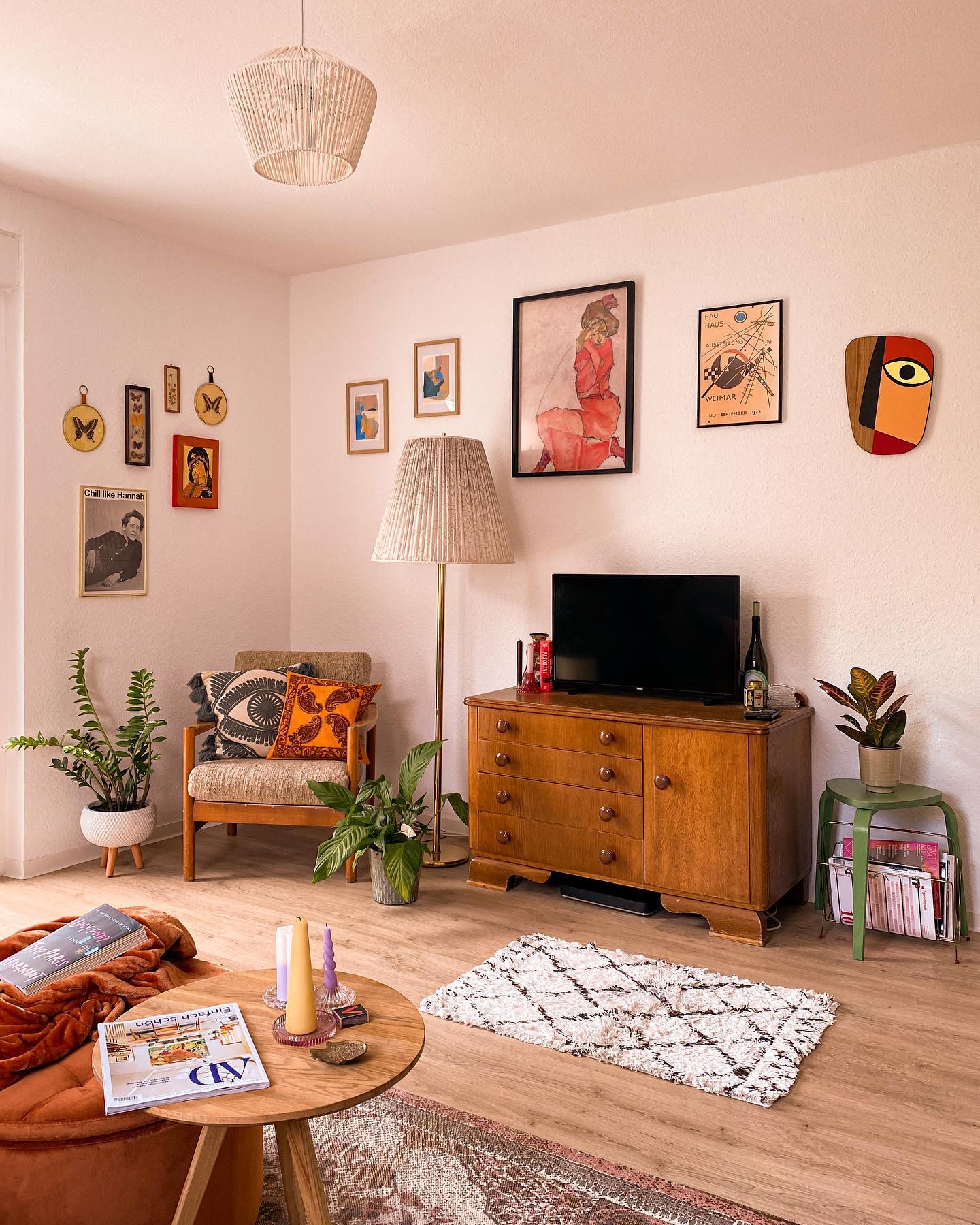 10. Give the Television a Vintage Wood Base