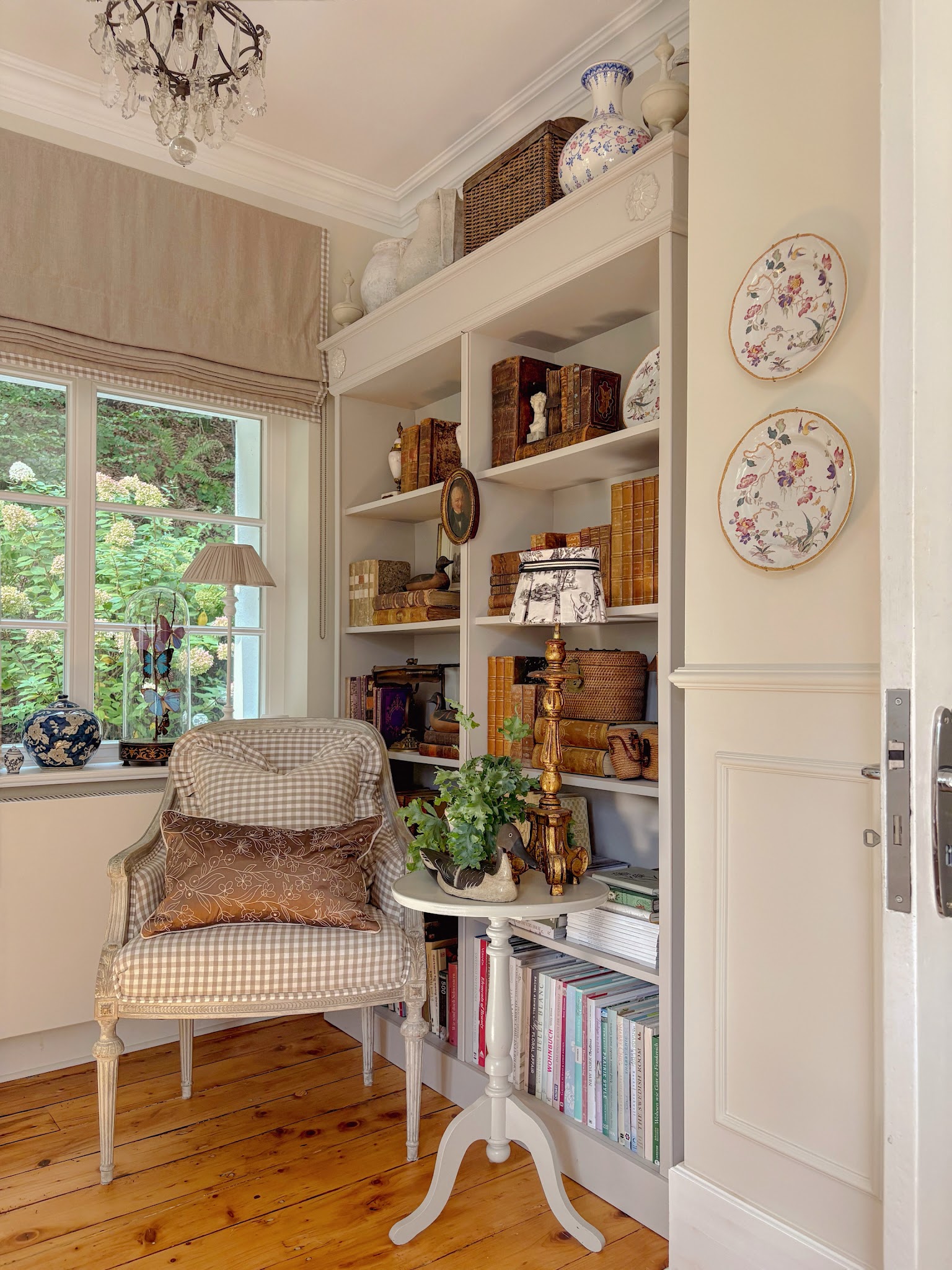 6. Build a Reading Corner around Gingham