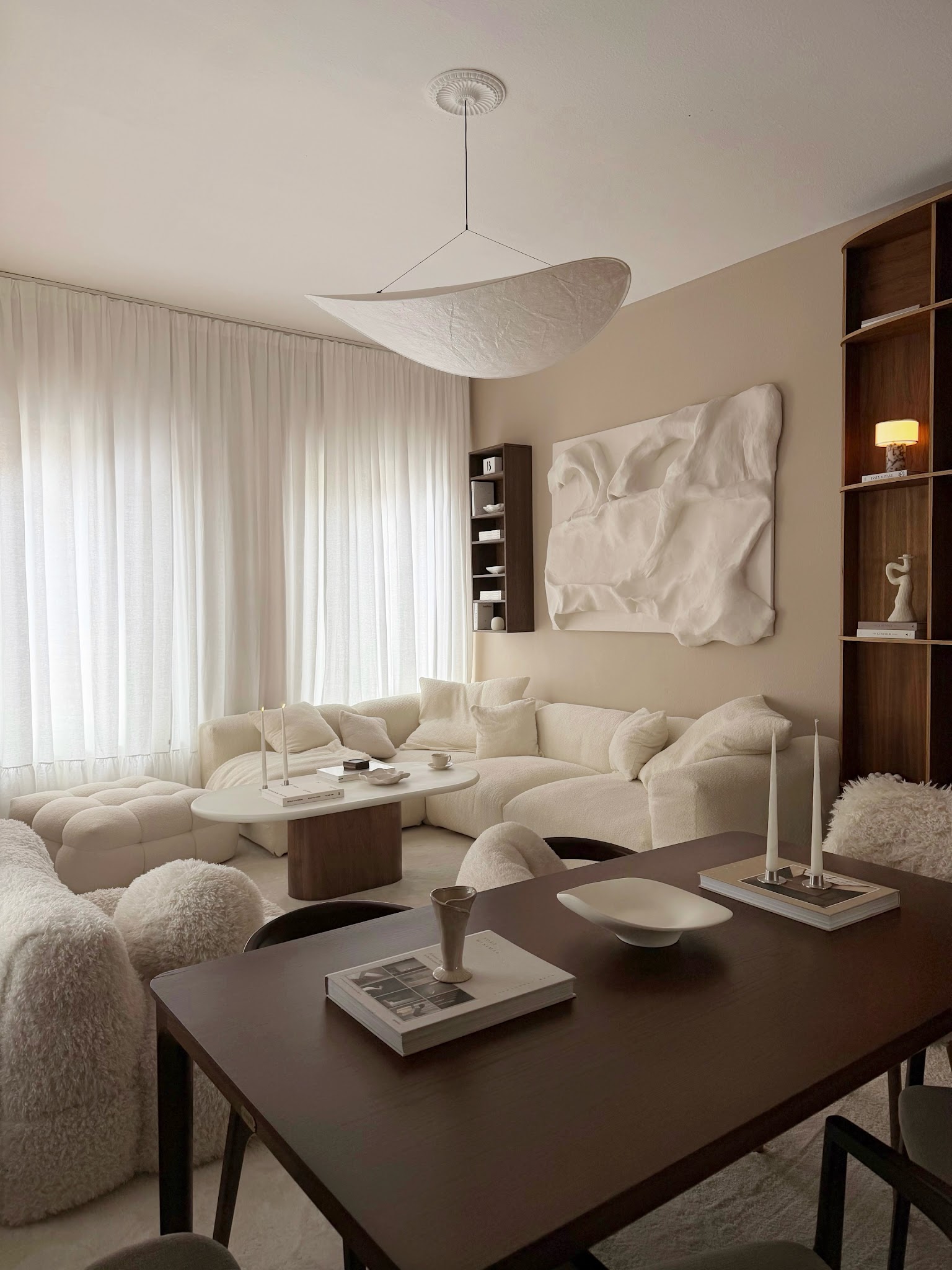 5. Connect Open Plan Spaces With Warm Wood