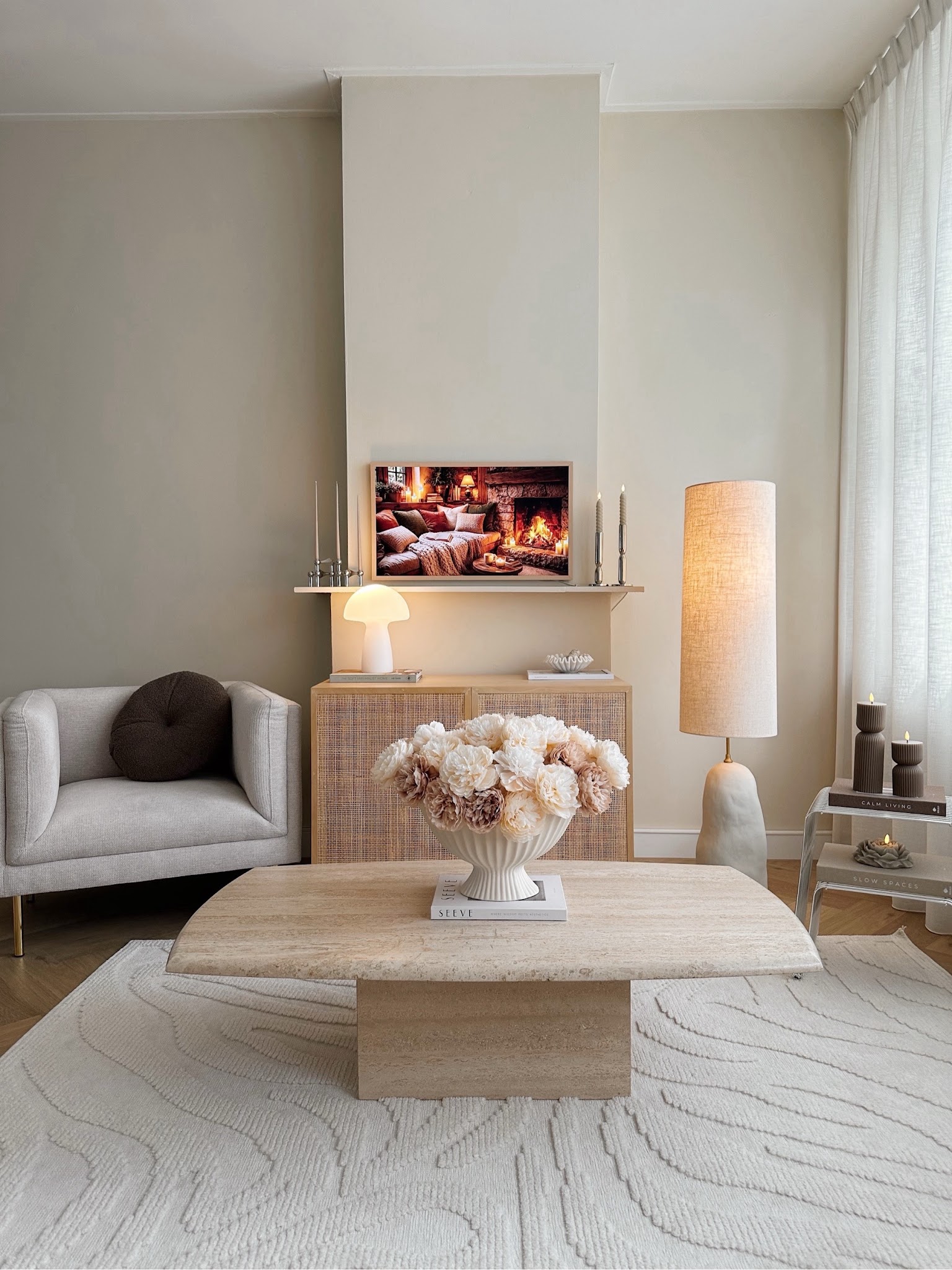14. Warm a Pale Room With Several Small Lights