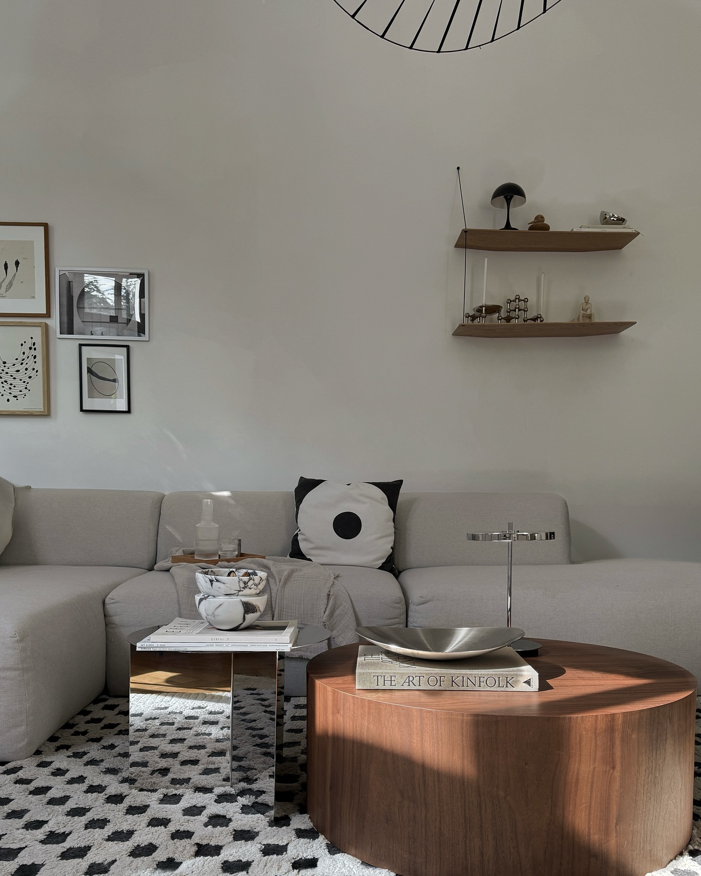 15. Balance Graphic Pattern With Rounded Wood