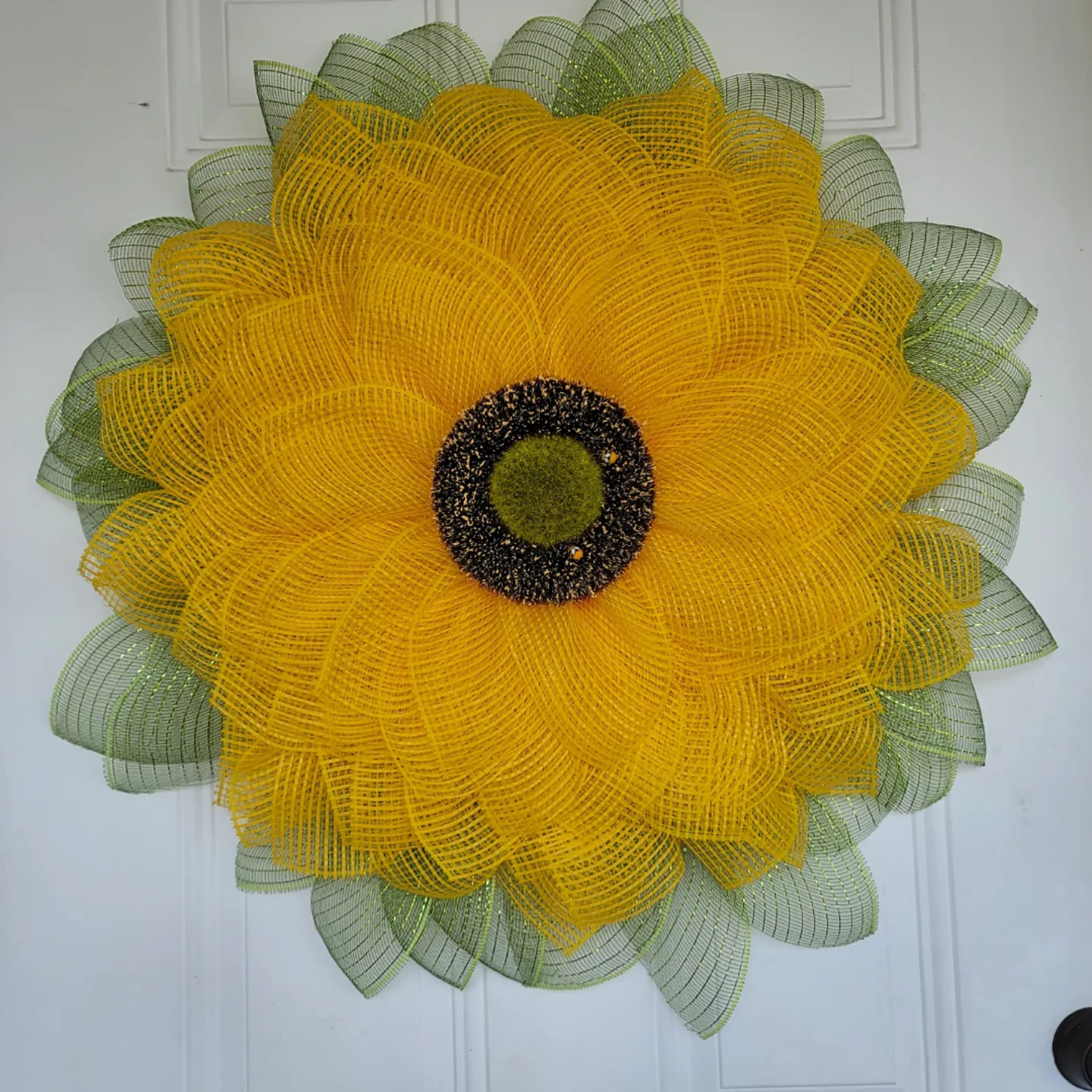 14. Turn Yellow Mesh Into a Giant Sunflower