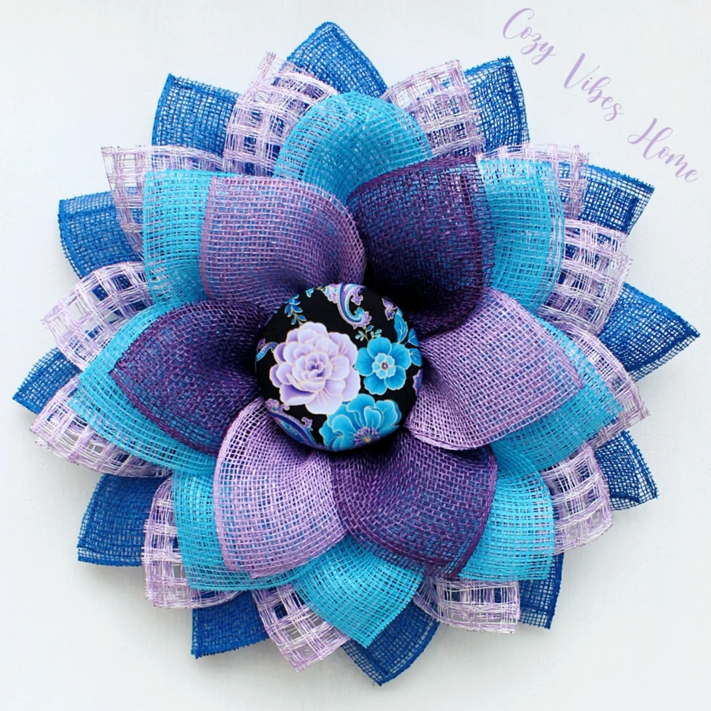 18. Choose a Patterned Center for Cool Colored Mesh Petals