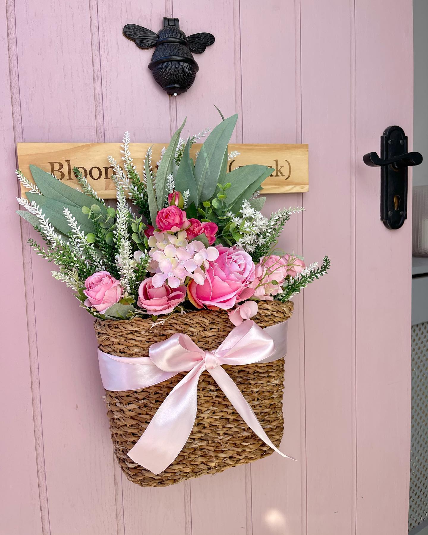 3. Tie a Pink Bouquet Basket With Satin