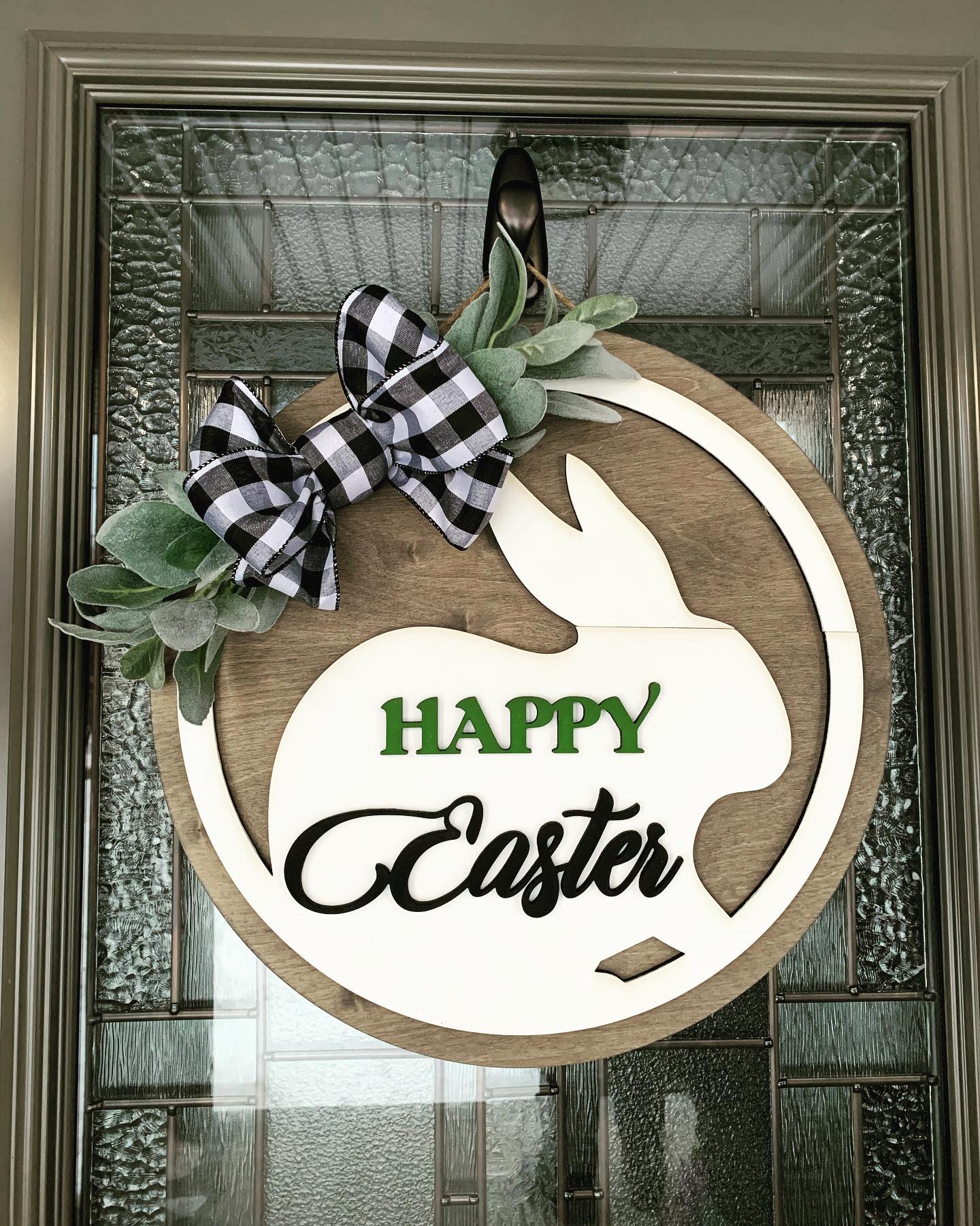 15. Frame a Bunny Silhouette With a White Ring