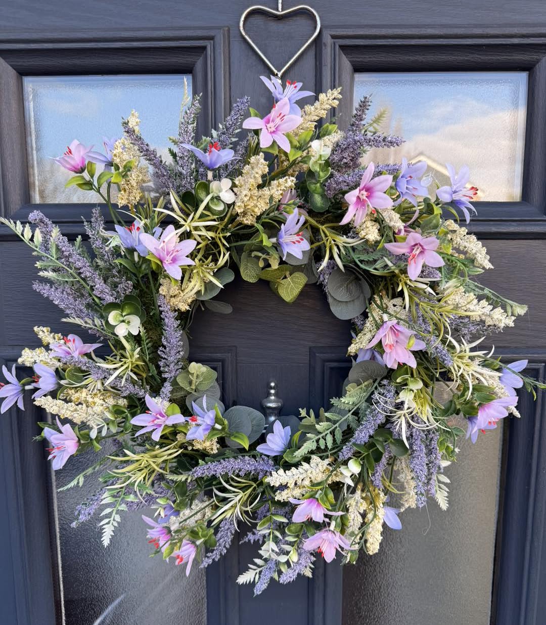 14. Repeat Lavender Flowers Around an Open Ring