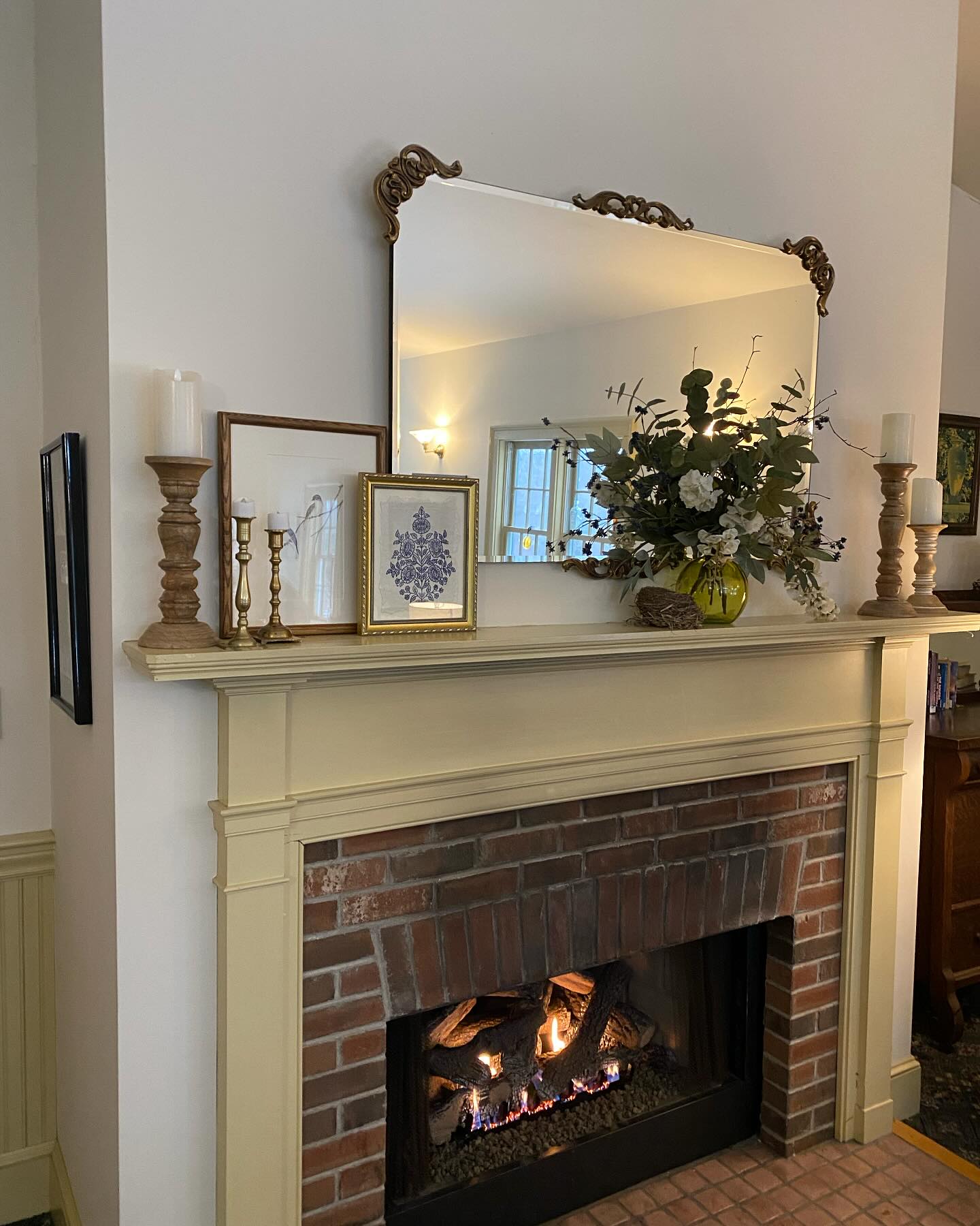 4. Pair a Single Bouquet With Layered Frames