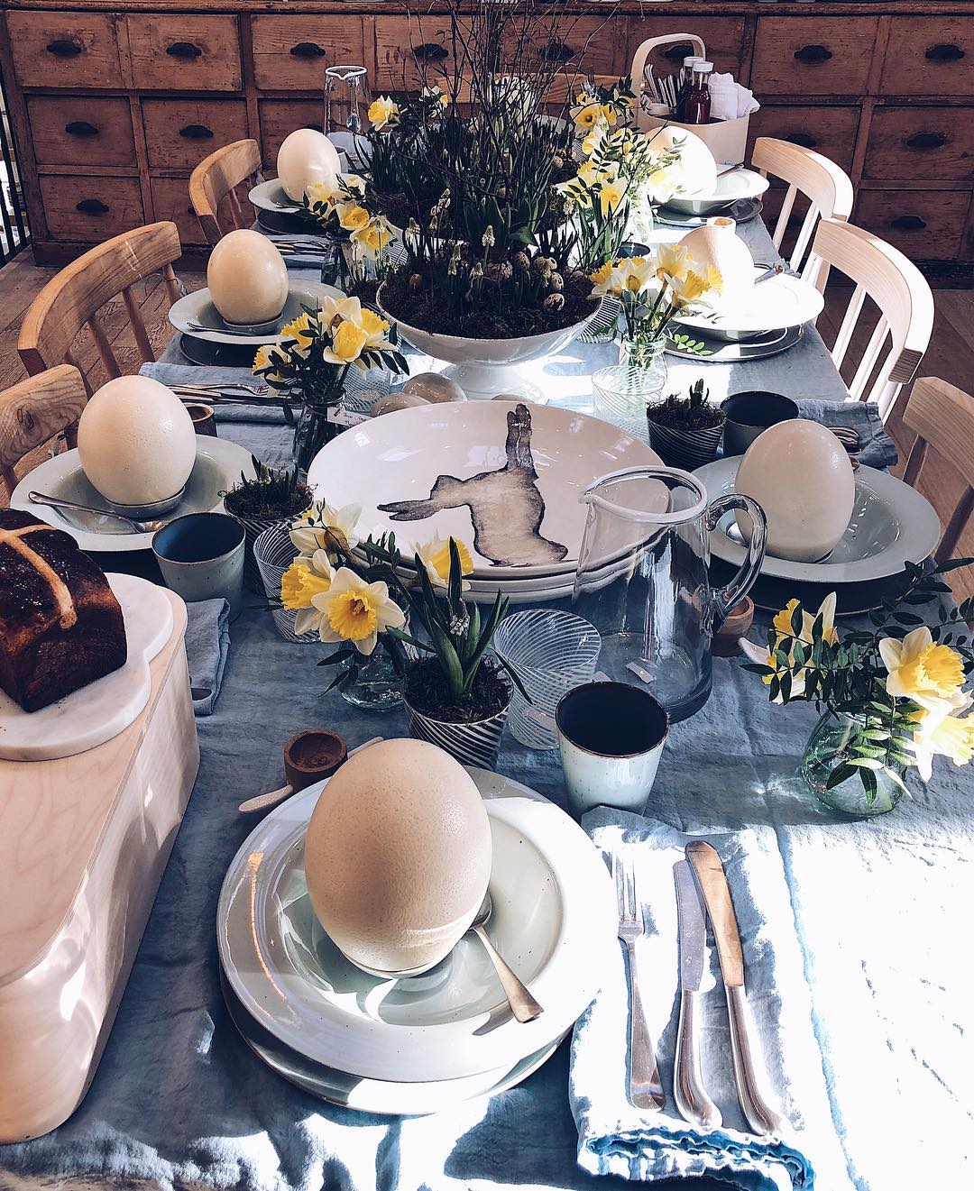 5. Oversized Eggs as Individual Place Markers