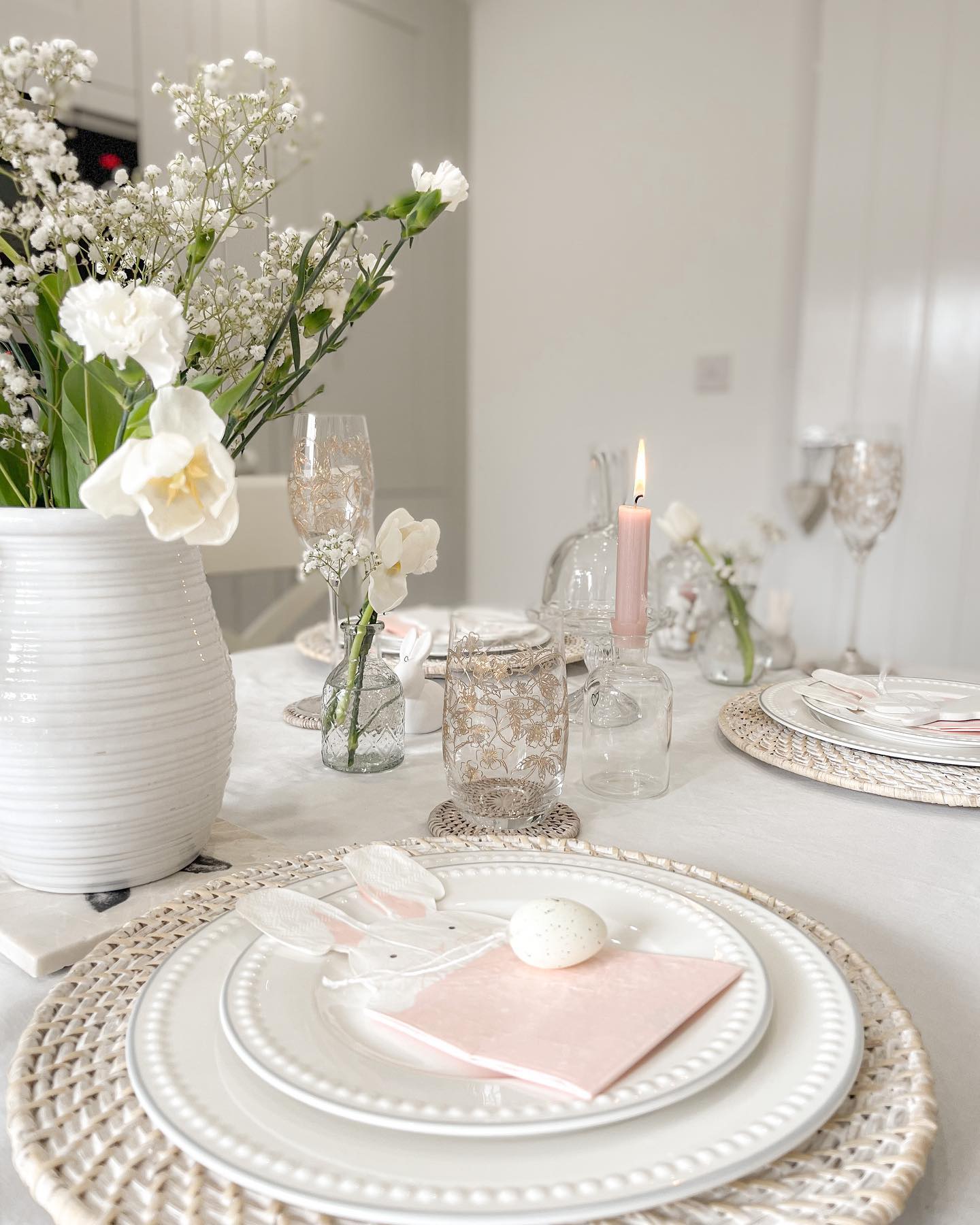 8. Blush Napkins Against Layered White Plates