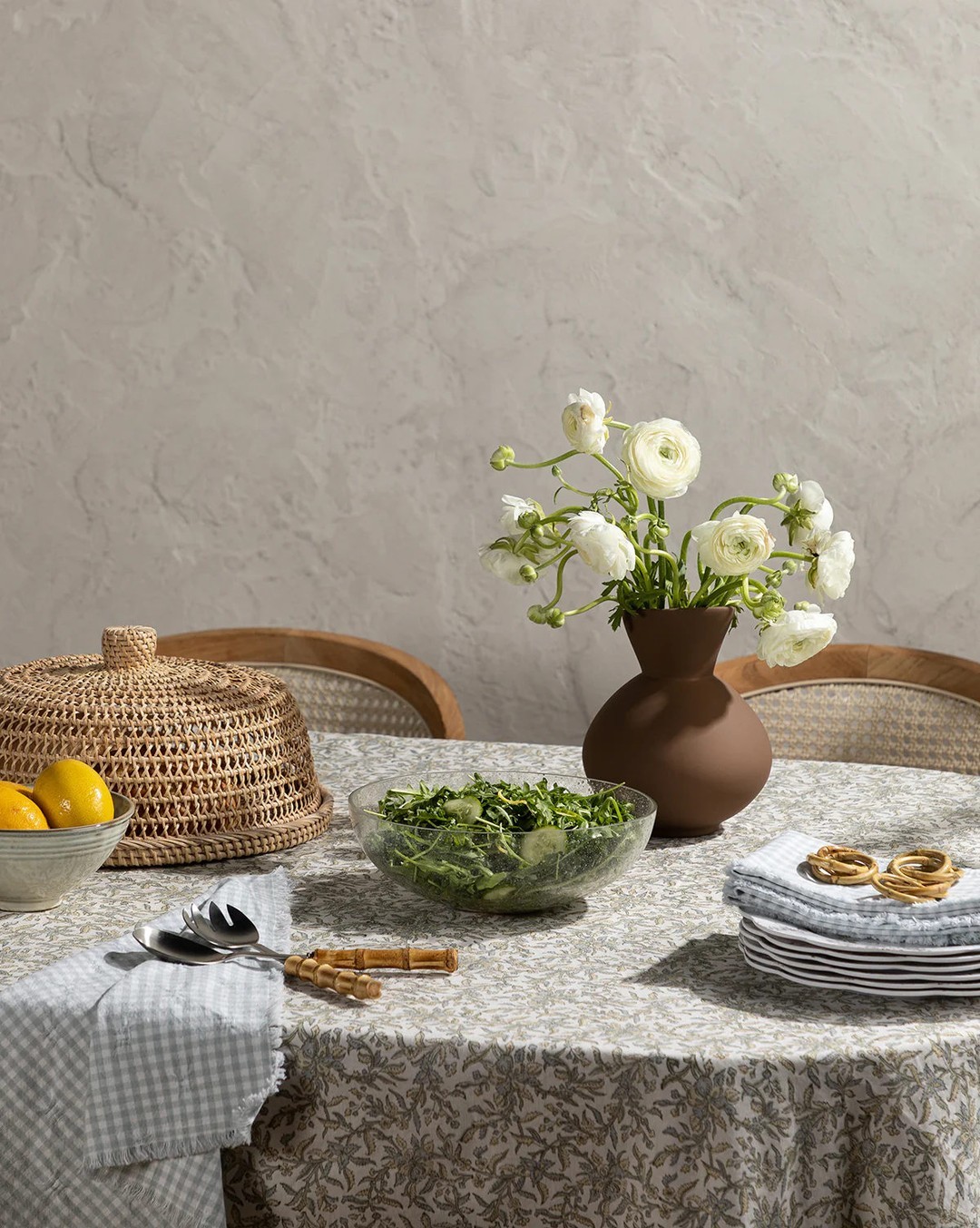 11. A Simple Spring Buffet with Clear Serving Space