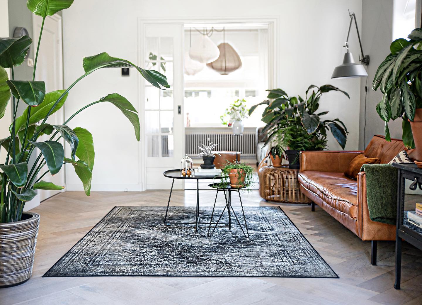 2. Balance Large Leaves With Slender Tables