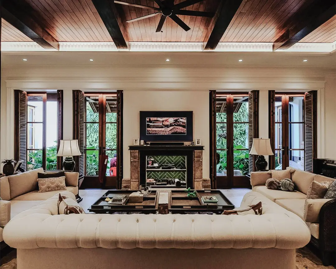9. Frame Green Views With Dark Wood