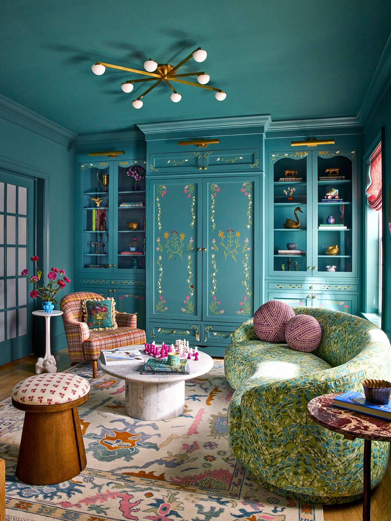 2. Carry Turquoise Across the Ceiling and Cabinetry