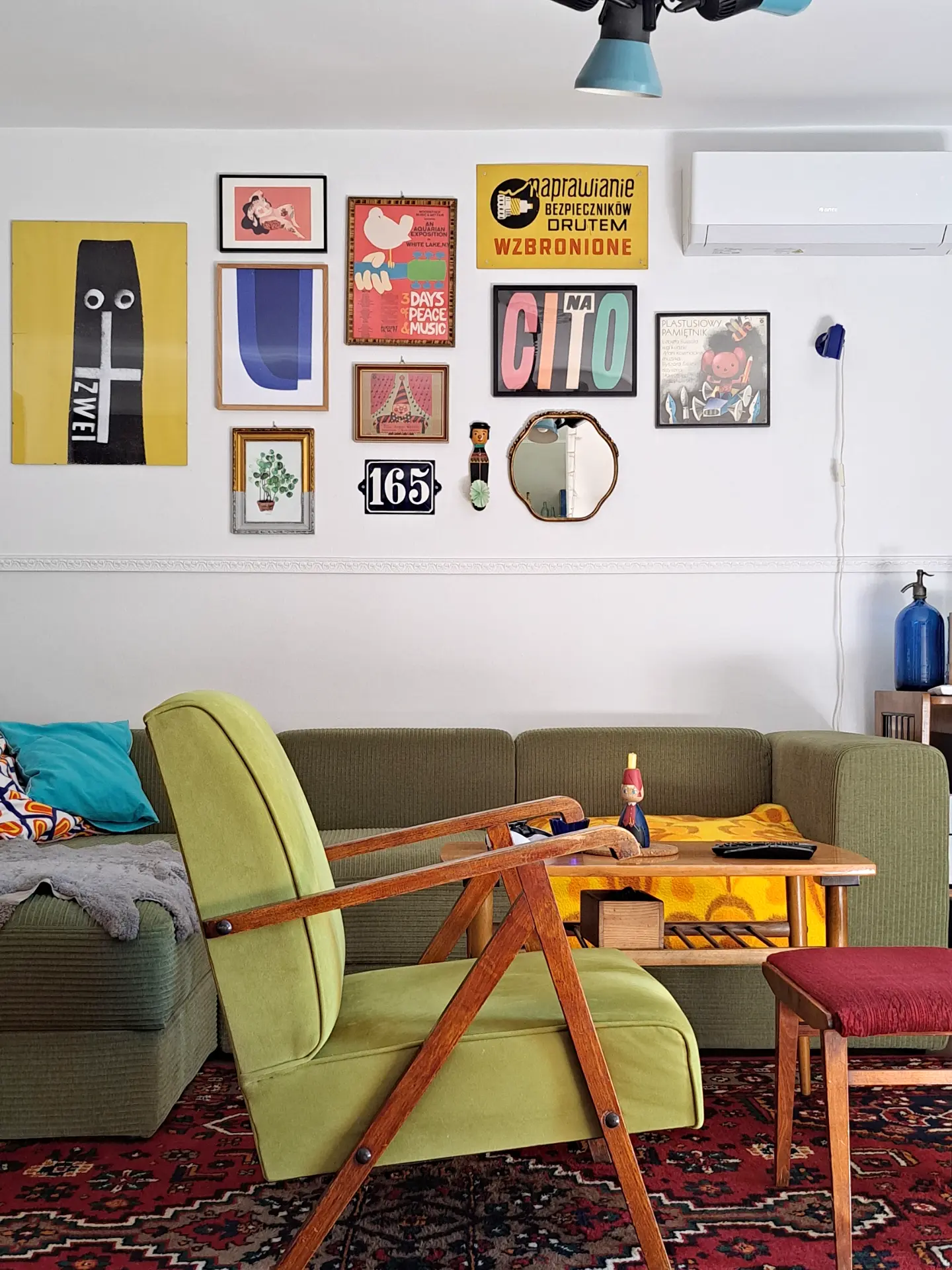 16. Give a Wood Framed Chair a Colorful Backdrop