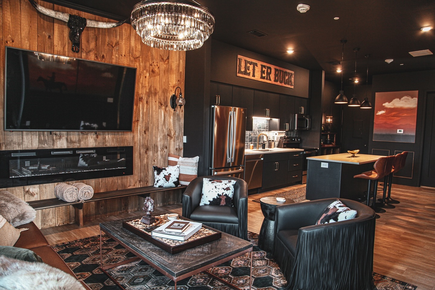 17. Define an Open Living Area With Fringe Chairs